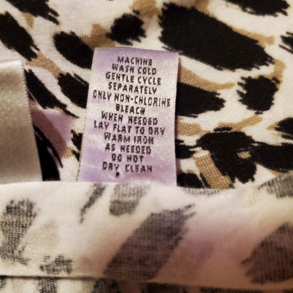CHICOS Cardigan. - Picture 7 of 7